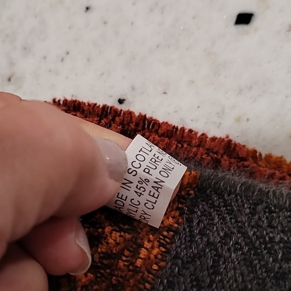 Vintage Celtic Scarf Calzeat of Scotland New Old Stock - Picture 6 of 7